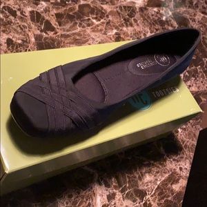 Mootsies Tootsies Flat Casual Shoe Women Size 10